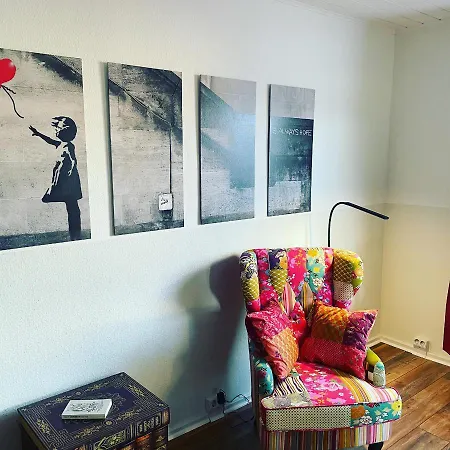 Seebadallee Mit Wallbox Fuer E-autos Рангсдорф