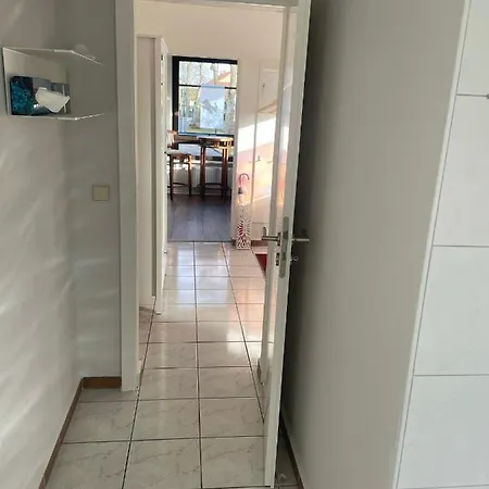 Seebadallee Mit Wallbox Fuer E-autos Рангсдорф